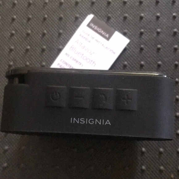 Insignia Rugged Bluetooth Speaker - Picture 4 of 6